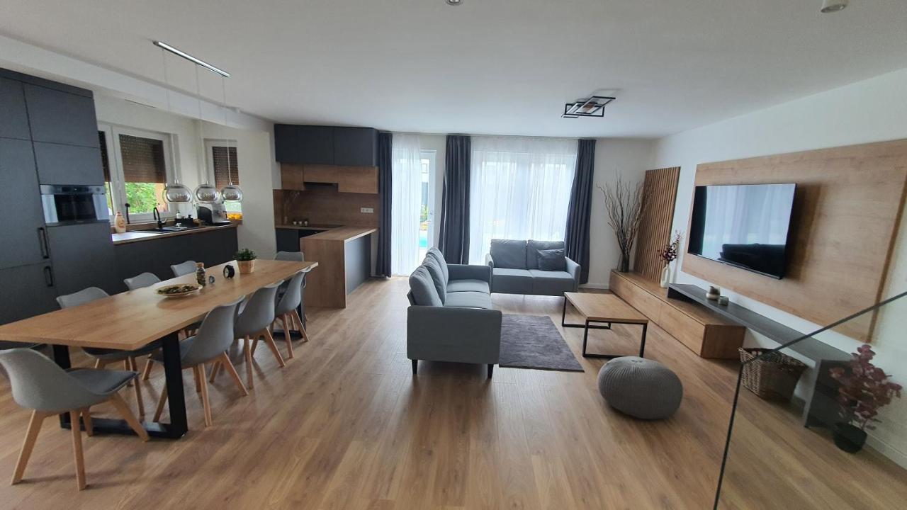Velence Lakeside Pool House Екстериор снимка